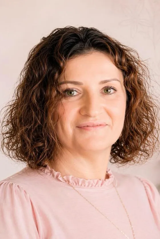 Dudu Ozturk in haar studio